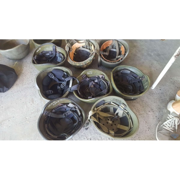 Кевларовая каска б/у різних країн світу - 2906718 Кевларовая каска б/у різних країн світу - 2906718