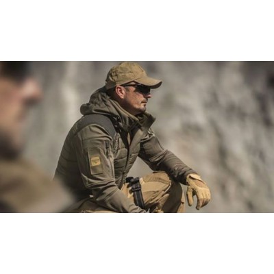 Порівняння різних видів тактичного одягу: футболки, штани, куртки?