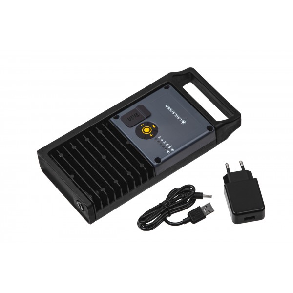 Фонарь-прожектор LedLenser IF4R с функцией PowerBank, заряжаемый, 2500/1000/200 - 502001 Фонарь-прожектор LedLenser IF4R с функцией PowerBank, заряжаемый, 2500/1000/200 - 502001