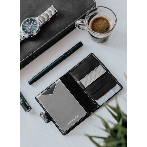 Ліхтар/візитниця/картхолдер LedLenser Lite Wallet, заряджається - 502315 Ліхтар/візитниця/картхолдер LedLenser Lite Wallet, заряджається - 502315